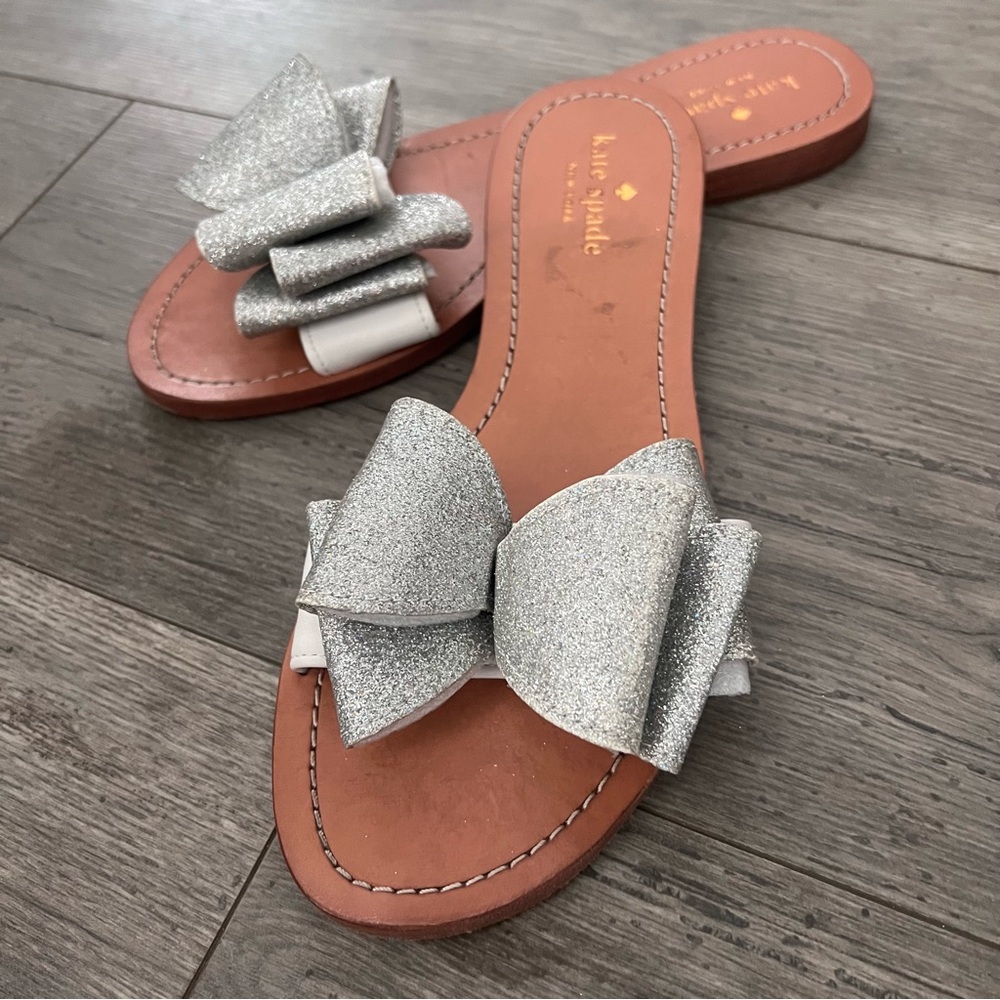 Kate Spade Cicely Silver White Sandals with Glitter Bow - Picture 2 of 4